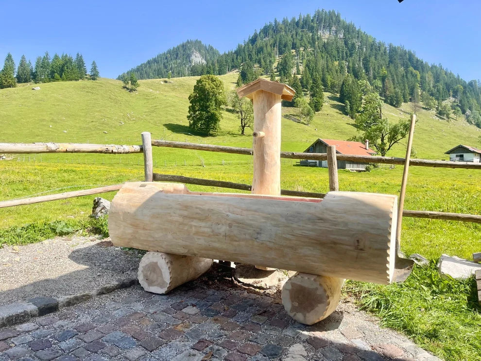 Holzbrunnen ,,Schliersberg" Holztrog Ränder abgeflacht aus Tannenholz