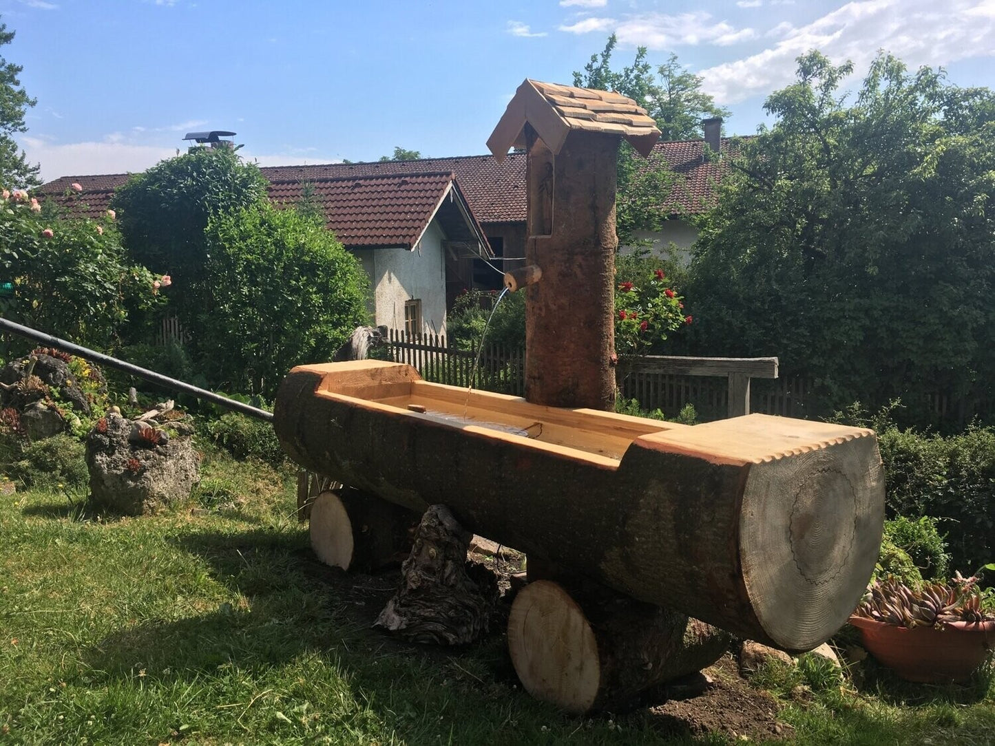 Holzbrunnen ,,Aiplspitz" Baumstammbrunnen mit Rinde | diverse Größen & Optionen