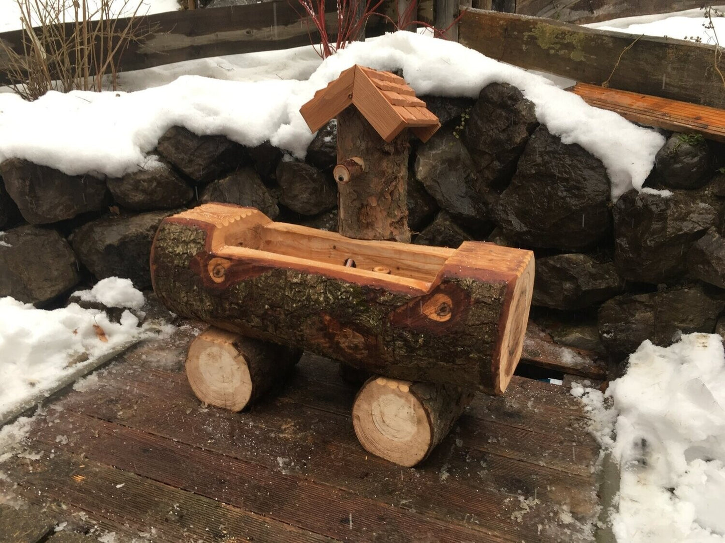 Holzbrunnen ,,Aiplspitz" Baumstammbrunnen mit Rinde | diverse Größen & Optionen
