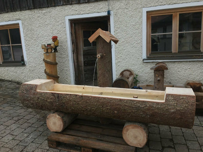 Holzbrunnen ,,Aiplspitz" Baumstammbrunnen mit Rinde | diverse Größen & Optionen