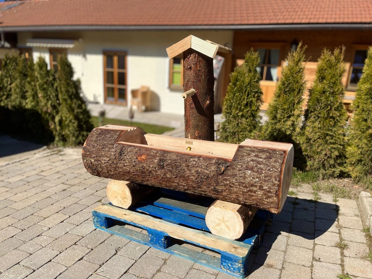 Holzbrunnen ,,Aiplspitz" Baumstammbrunnen mit Rinde | diverse Größen & Optionen