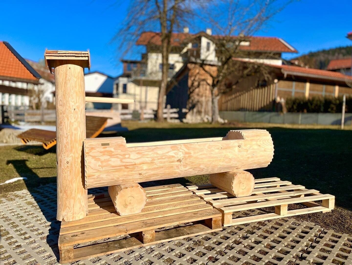 Holzbrunnen ,,Alpelhorn" Holztrog mit Säule stirnseiteitig | diverse Größen & Optionen