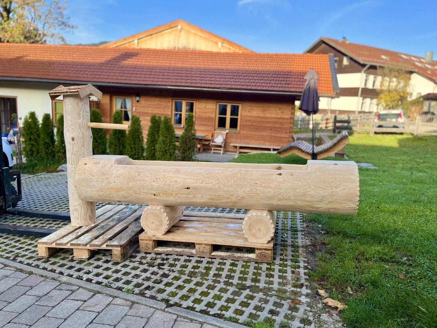 Holzbrunnen ,,Alpelhorn" Holztrog mit Säule stirnseiteitig | diverse Größen & Optionen