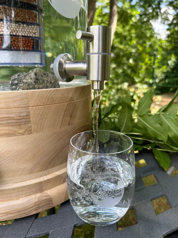 AcalaQuell® Mini kristallklar | Echtholz Esche rund | Glastank 5 Liter für 1-2 Personen | verschiedene Optionen