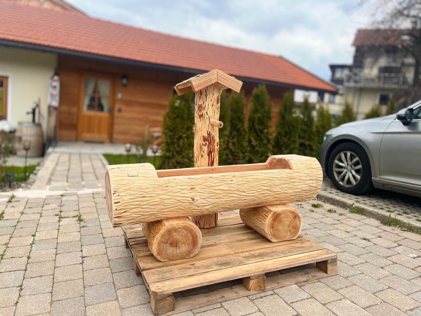 Holzbrunnen ,,Jägerkamp" Zierbrunnen mit Struktur Lärchenholz | diverse Größen & Optionen