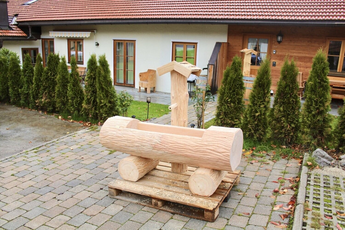 Holzbrunnen ,,Jägerkamp" Zierbrunnen mit Struktur Lärchenholz | diverse Größen & Optionen