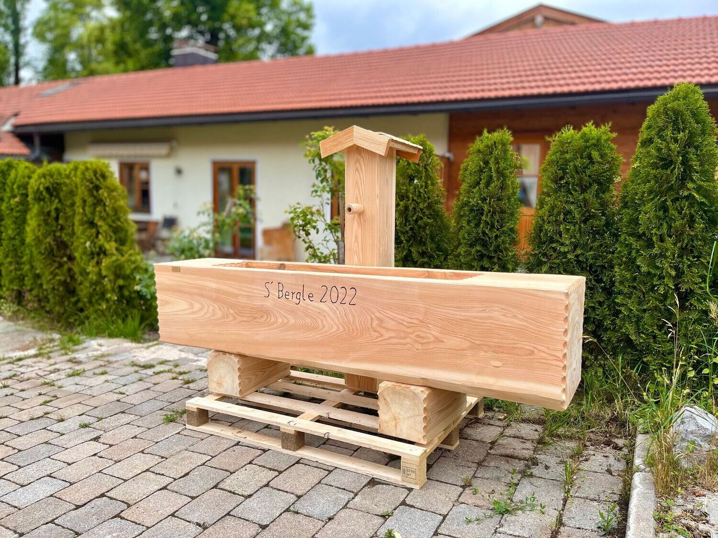 Holzbrunnen ,,Rotwand" eckiger Holztrog Lärche | diverse Größen & Optionen