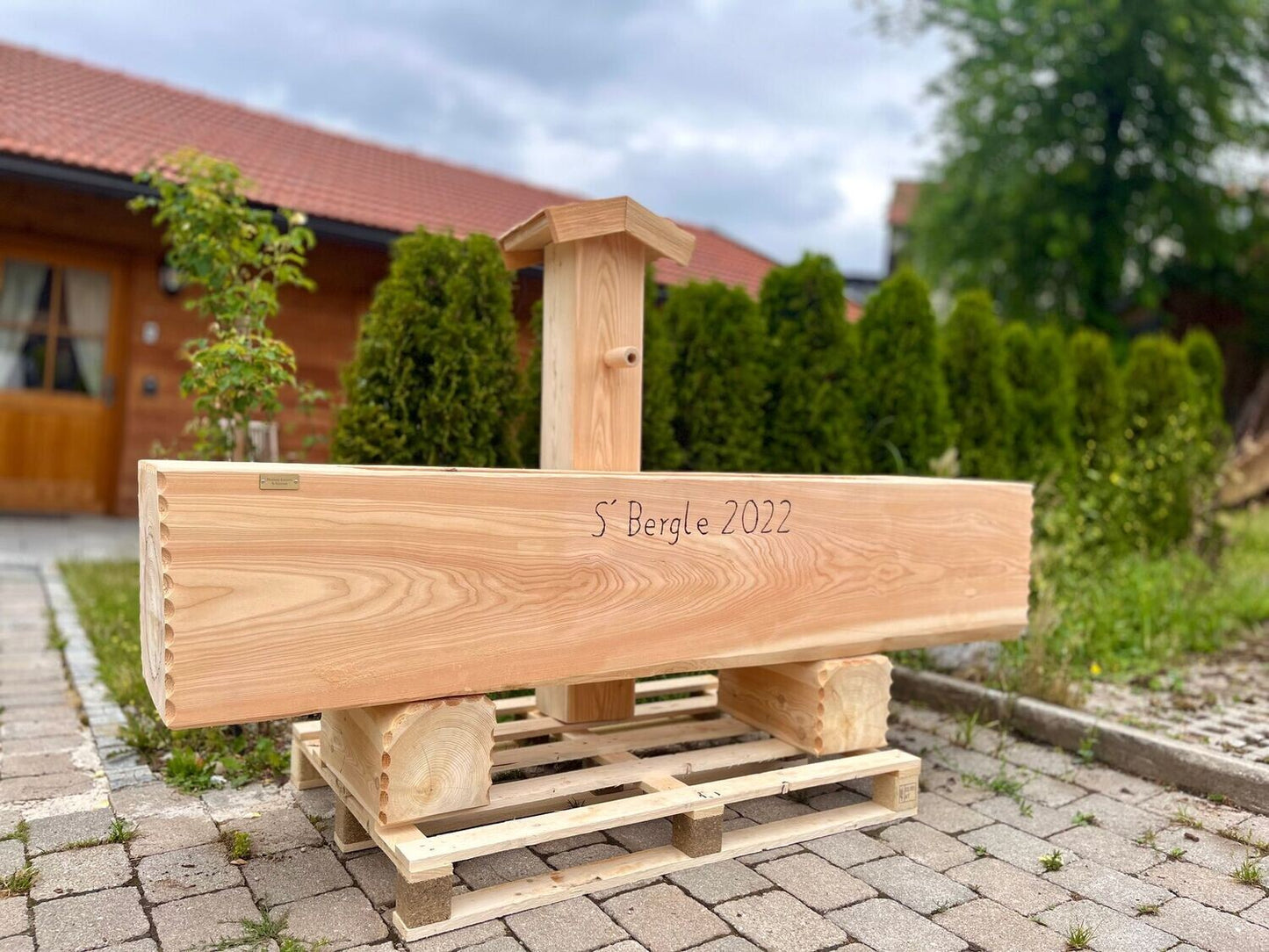 Holzbrunnen ,,Rotwand" eckiger Holztrog Lärche | diverse Größen & Optionen