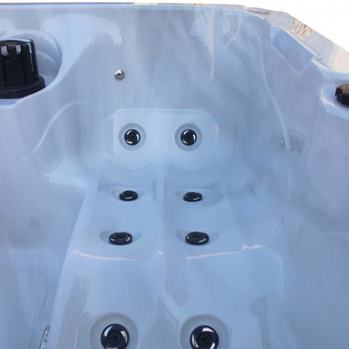 Sanotechnik PALMA OUTDOOR WHIRLPOOL white marble inkl. Abdeckung und Stiege 190x190x86 cm