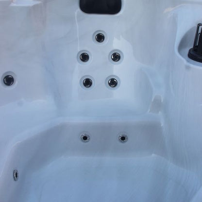 Sanotechnik PALMA OUTDOOR WHIRLPOOL white marble inkl. Abdeckung und Stiege 190x190x86 cm