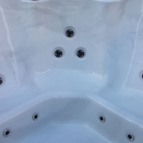 Sanotechnik PALMA OUTDOOR WHIRLPOOL white marble inkl. Abdeckung und Stiege 190x190x86 cm