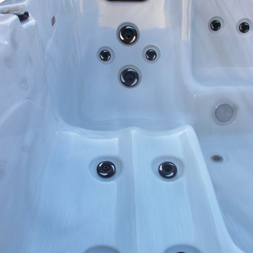Sanotechnik PALMA OUTDOOR WHIRLPOOL white marble inkl. Abdeckung und Stiege 190x190x86 cm