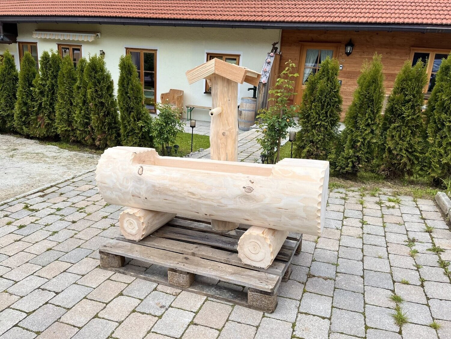 Holzbrunnen ,,Schliersberg" Holztrog Ränder abgeflacht aus Tannenholz | diverse Größen & Optionen