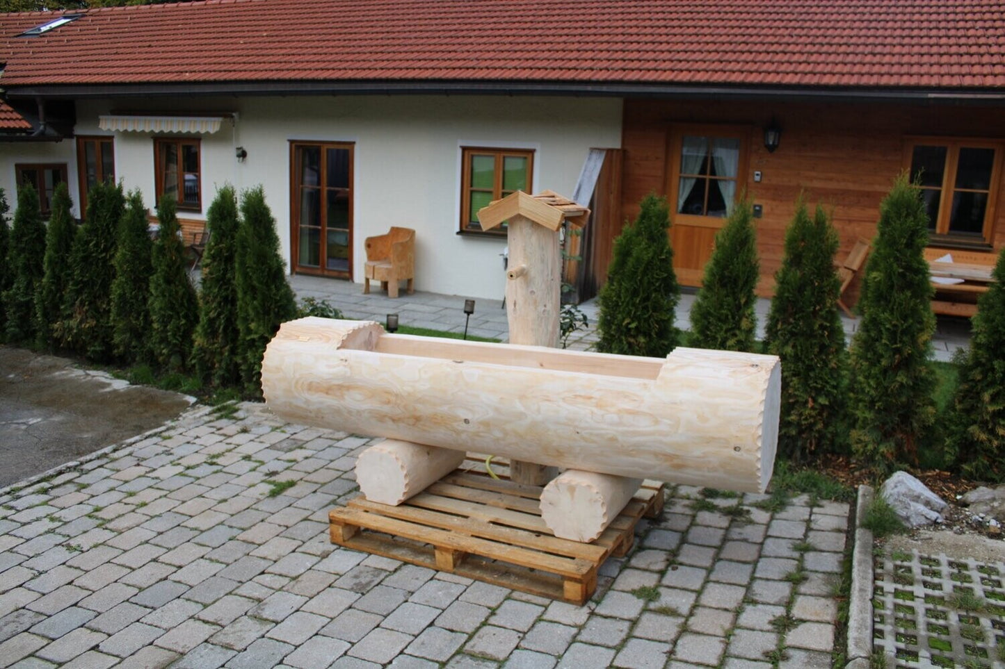 Holzbrunnen ,,Schliersberg" Holztrog Ränder abgeflacht aus Tannenholz | diverse Größen & Optionen