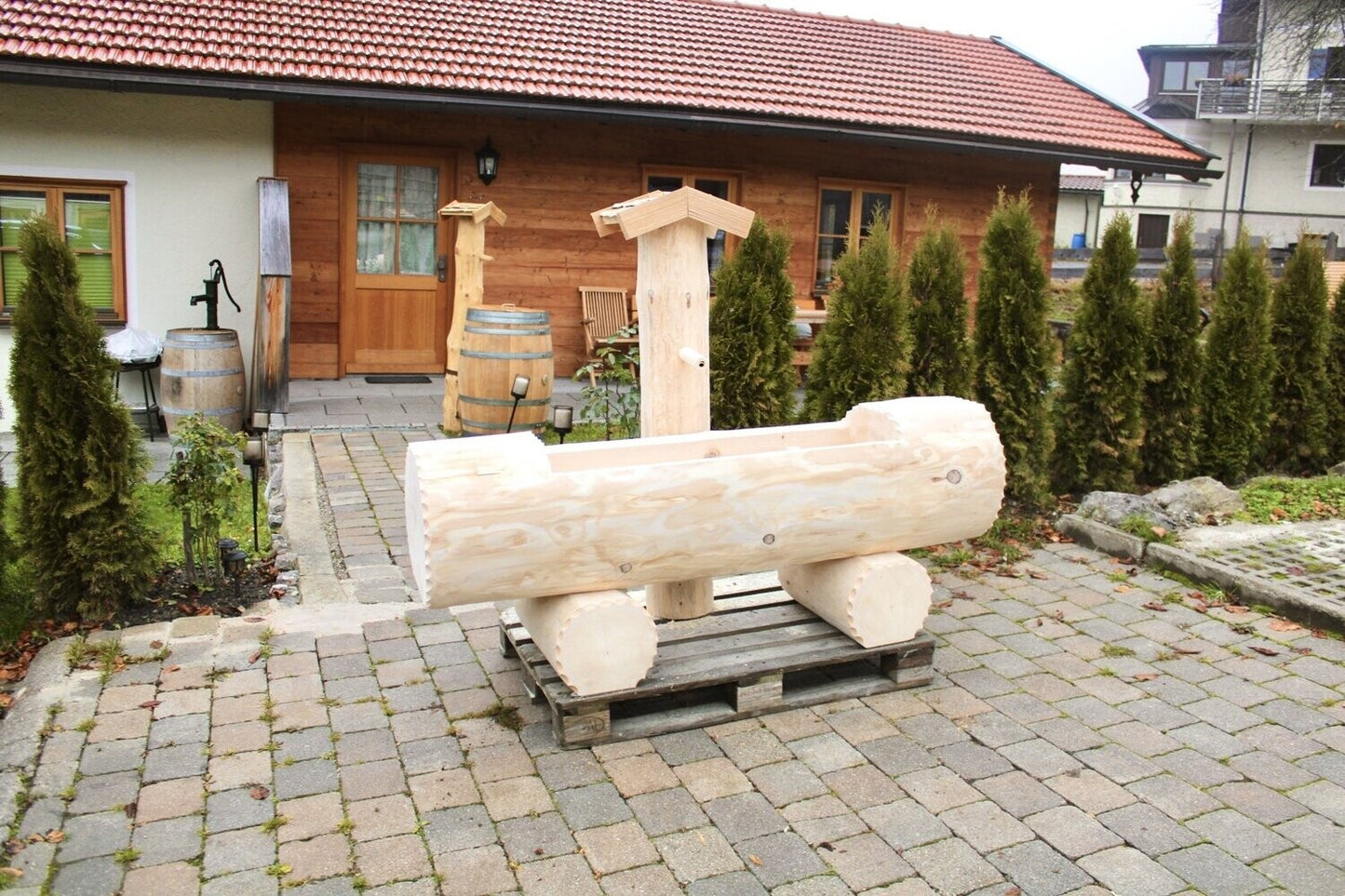 Holzbrunnen ,,Schliersberg" Holztrog Ränder abgeflacht aus Tannenholz | diverse Größen & Optionen