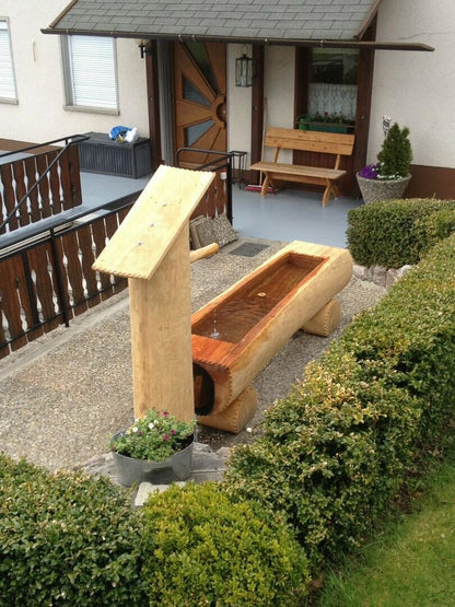 Holzbrunnen ,,Watzmann" Lärchenbrunnen Säule stirnseitig | diverse Größen & Optionen