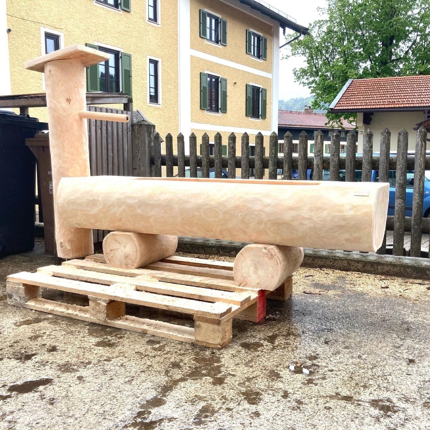 Holzbrunnen ,,Watzmann" Lärchenbrunnen Säule stirnseitig | diverse Größen & Optionen