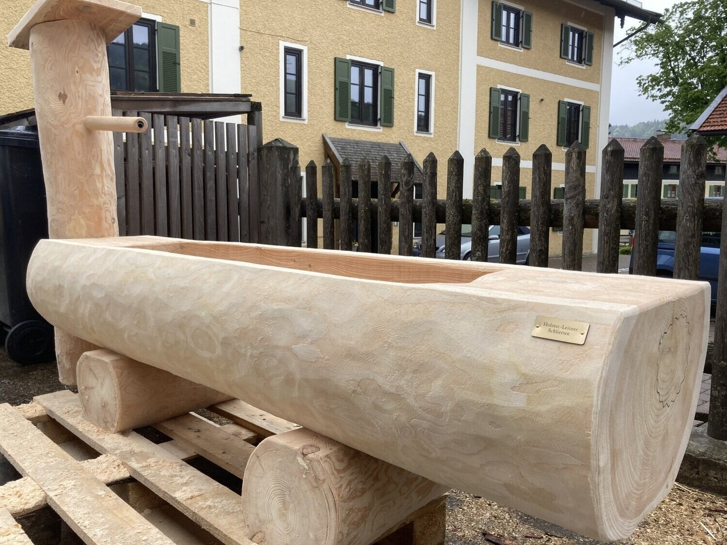 Holzbrunnen ,,Watzmann" Lärchenbrunnen Säule stirnseitig | diverse Größen & Optionen