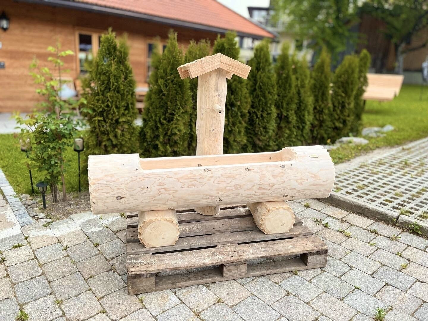 Holzbrunnen ,,Weinberg" Holztrog aus Tannenholz Ränder rund | diverse Größen & Optionen
