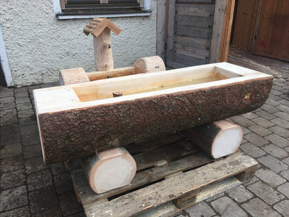 Holzbrunnen ,,Wendelstein'' Wassertrog aus Tannenholz mit Rinde | diverse Größen & Lasur-Option