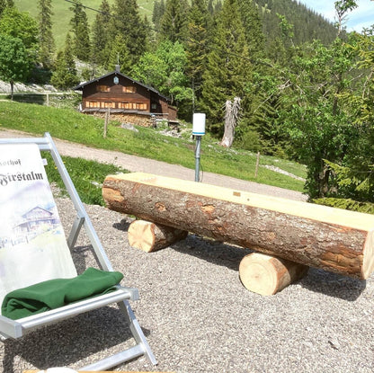 Holzbrunnen ,,Wendelstein'' Wassertrog aus Tannenholz mit Rinde | diverse Größen & Lasur-Option