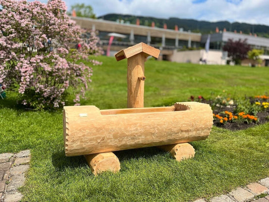 Holzbrunnen ,,Zugspitze" Baumstammbrunnen aus Lärchenholz | diverse Größen & Optionen