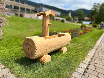 Holzbrunnen ,,Zugspitze" Baumstammbrunnen aus Lärchenholz | diverse Größen & Optionen