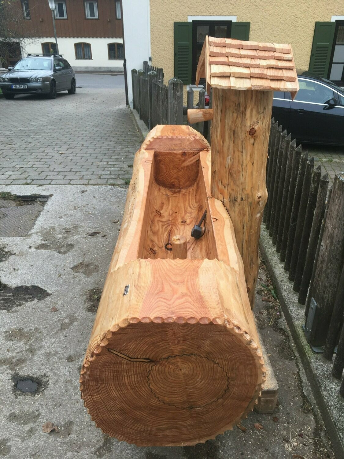 Holzbrunnen ,,Zugspitze" Baumstammbrunnen aus Lärchenholz | diverse Größen & Optionen