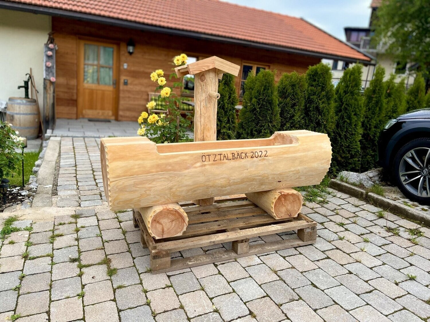 Holzbrunnen ,,Zugspitze" Baumstammbrunnen aus Lärchenholz | diverse Größen & Optionen