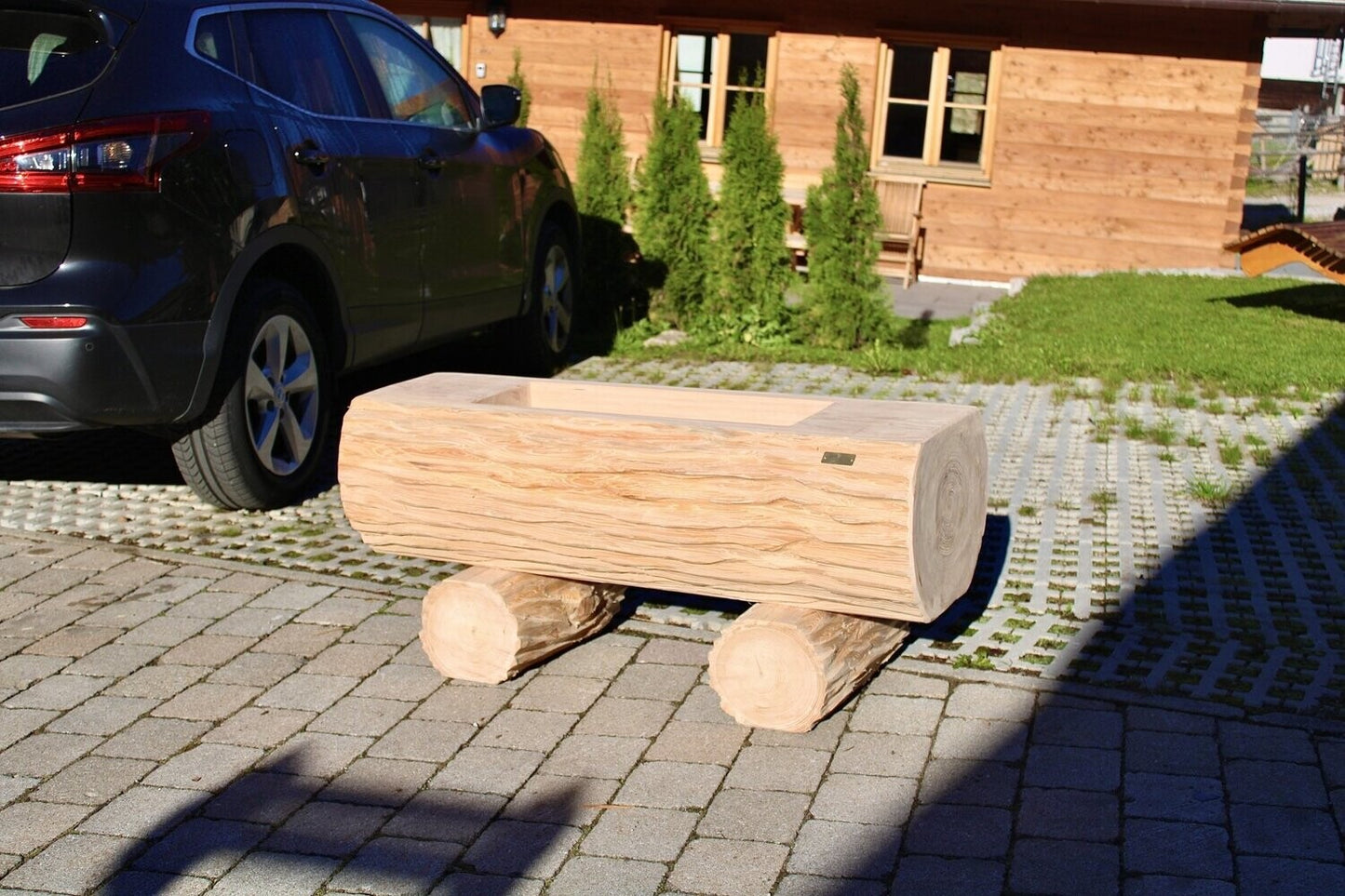 Holzbrunnen ,,Zwiesel" Lärchenbrunnen mit Struktur | diverse Größen & Lasur-Option