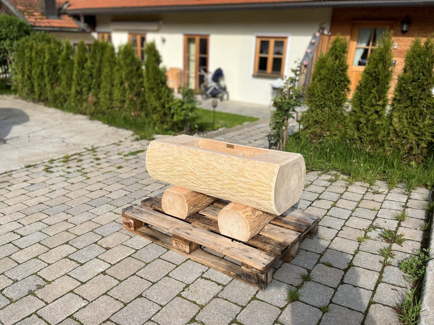 Holzbrunnen ,,Zwiesel" Lärchenbrunnen mit Struktur | diverse Größen & Lasur-Option