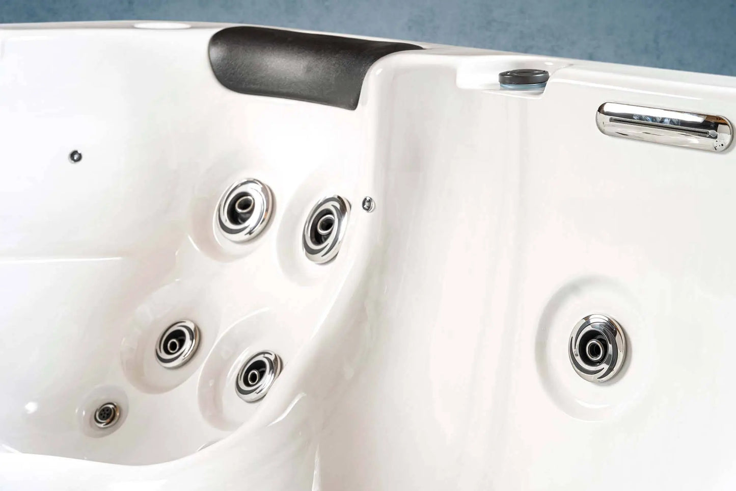 American Outdoor-Whirlpool Torina Swim Spa Sterling Silver / Brown 215x215cm